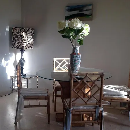 Lovely Spacious 2 Bedroom Flat Between Marbella And Apartamento