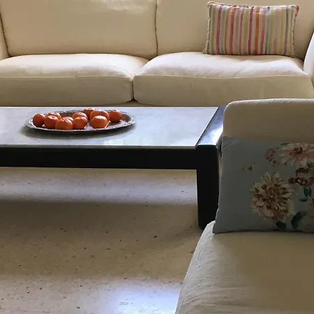 Lovely Spacious 2 Bedroom Flat Between Marbella And Apartamento *